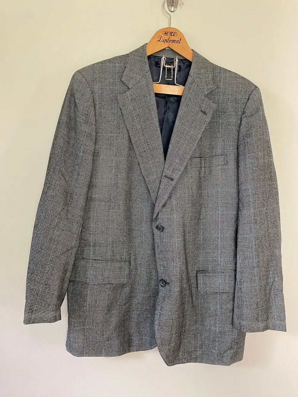 1990s 44 R Brooks Brothers Golden Fleece Black White Blue Glen Plaid Wool Suit